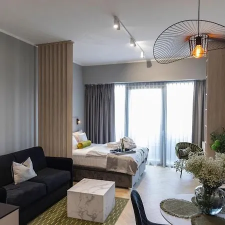 Lejlighed In With Pool & Terrace